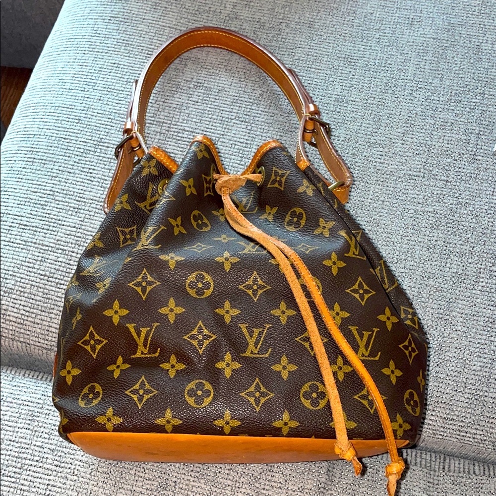 Louis Vuitton Monogram Drawstring Shoulder Bag